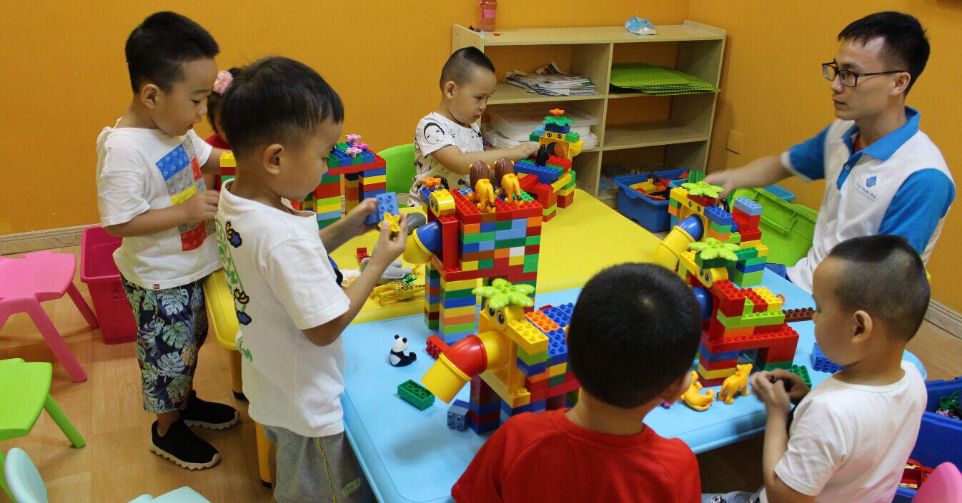 特力科機器人科教中心課堂