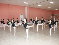 悠揚(yáng)藝術(shù)培訓(xùn)中心