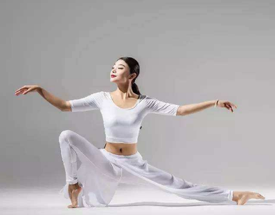 舞韻瑜伽