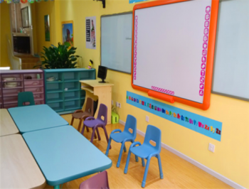 浪花朵朵嬰兒游泳館