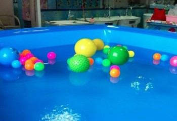 小博士嬰兒游泳館