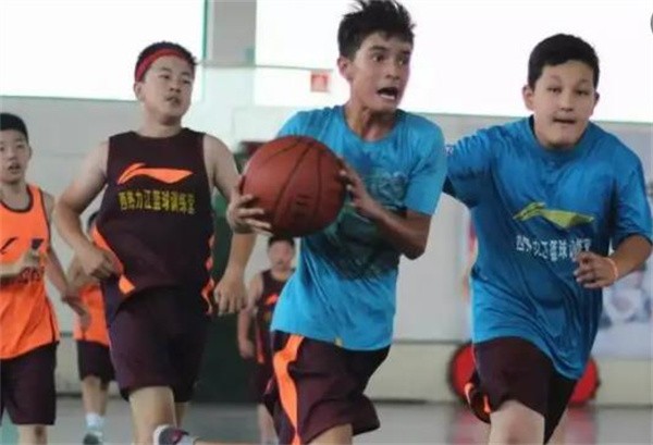 籃球培訓機構哪家好？西熱力江籃球訓練營怎么樣？
