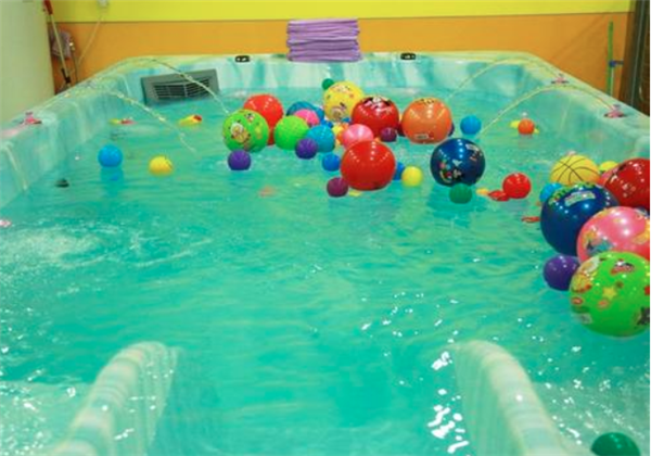 知水嬰兒游泳館 知水嬰兒游泳館