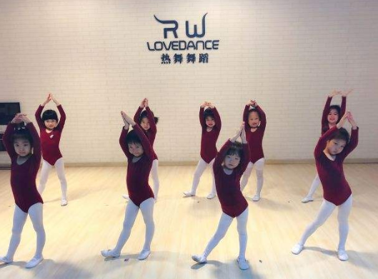 艾尚舞蹈培訓中心加盟 艾尚舞蹈培訓中心加盟