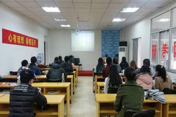 理想途教育加盟