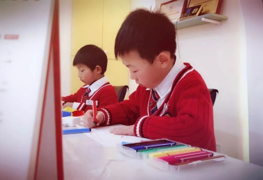 UCIE兒童國際禮儀課程加盟 UCIE兒童國際禮儀課程加盟