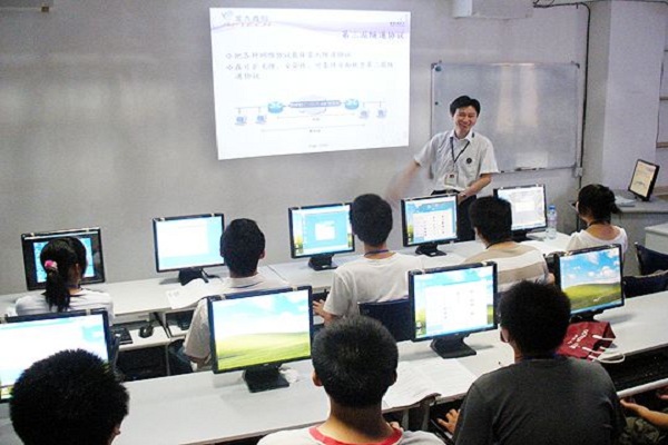 先行迦美IT教育加盟