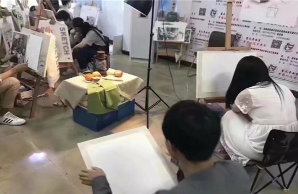 蒙太奇美術(shù)加盟