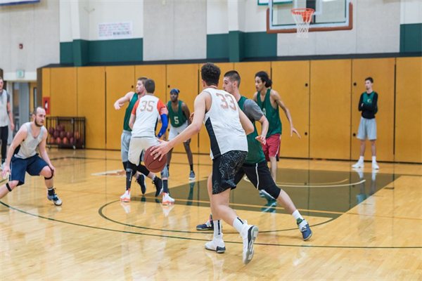 星銳鵬翔籃球培訓加盟